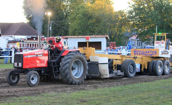 Photo of the tractor pulls